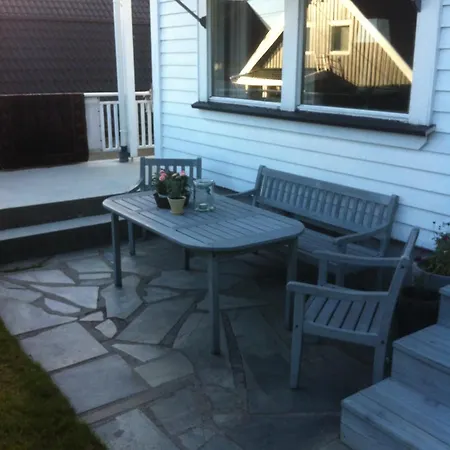 Holiday home Idyllisk Sorlandshus