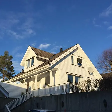 Idyllisk Sorlandshus Holiday home