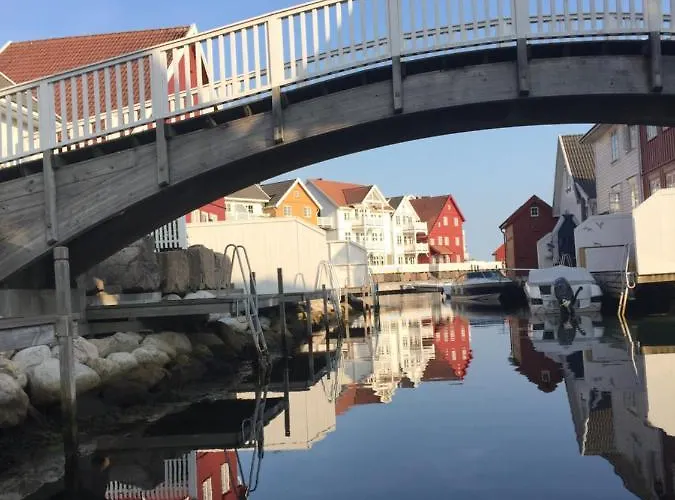 Idyllisk Sorlandshus * 里瑟尔