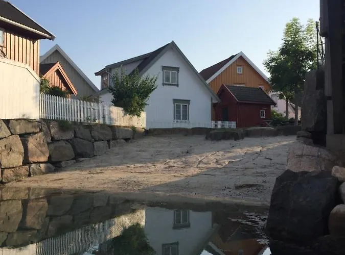 Idyllisk Sorlandshus 度假居 *